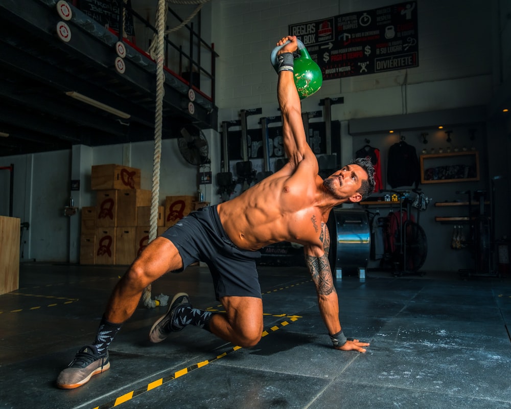BCAA acides aminés ramifiés pour récupération musculaire masculine